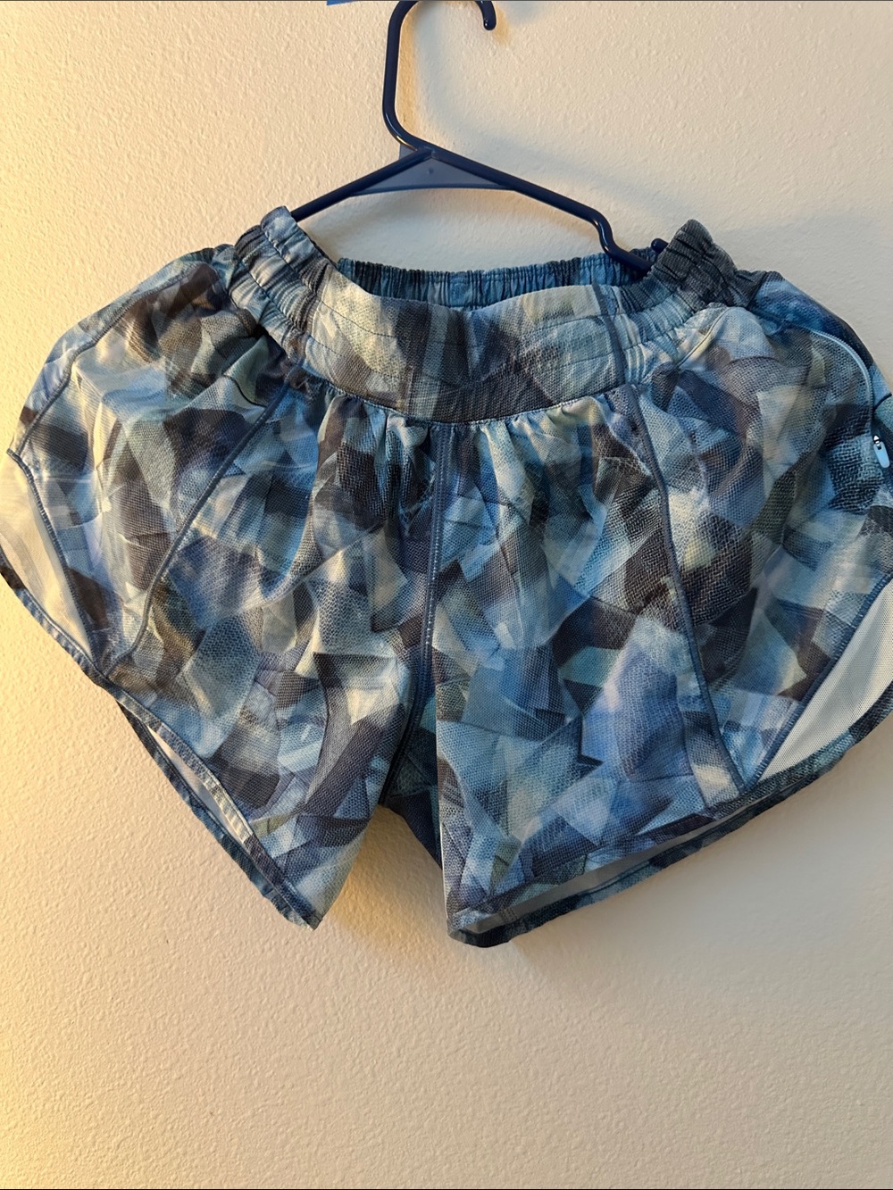 Lululemon Blue Geometric Print Athletic Shorts. Size Small.